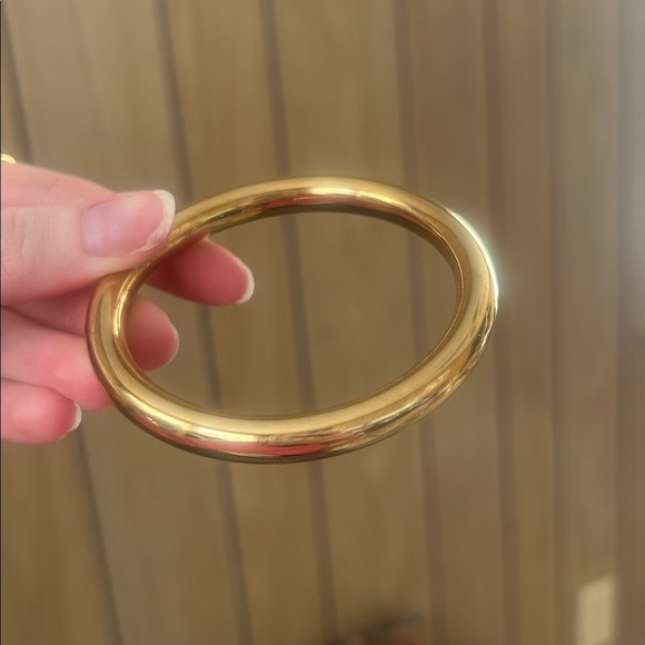 Gold bangle bracelet - Picture 2 of 2